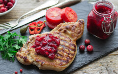 Соус из клюквы с крахмалом к мясу