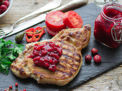 Соус из клюквы с крахмалом к мясу