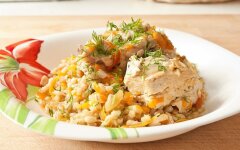 Перловая каша с курицей и черносливом в рукаве