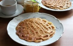 Заварные ажурные блины на сыворотке с дырочками