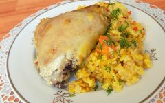 Рис с курицей и овощами в духовке в рукаве
