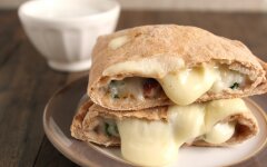 Пицца «Кальцоне» с начинкой из пюре