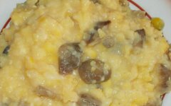 Гороховая каша с грибами и чесноком