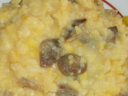 Гороховая каша с грибами и чесноком