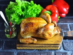 Запеченный цыпленок с ананасами и клюквой на Новый год