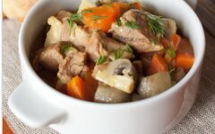 Жаркое из филе индейки с шампиньонами