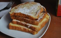 Тосты из батона с пахтой
