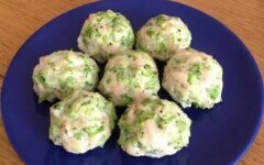 Куриные котлеты с творогом и брокколи на пару