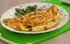 Омлет с овсяными хлопьями и сыром на молоке