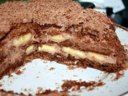 Банановый торт с шоколадными пряниками