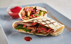 Домашняя шаурма со свининой и пекинской капустой