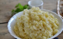 Простая пшеничная каша на воде без сахара