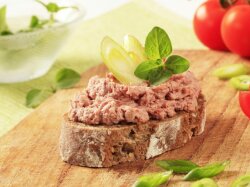 Паштет из вареной говяжьей печени с салом