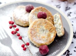 Творожные сырники с маком к завтраку