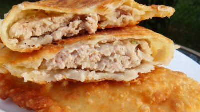 Чебуреки на кефире с мясным фаршем