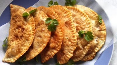 Чебуреки со свининой по-домашнему