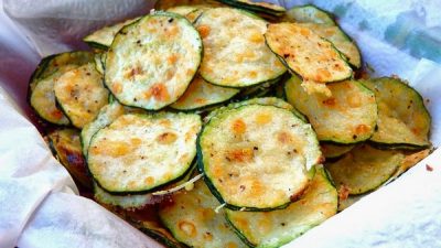 Чипсы из кабачка с сыром