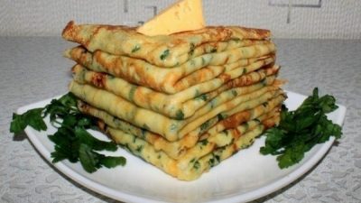 Cырные блинчики с петрушкой и чесноком
