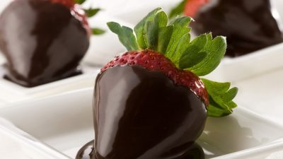 Десерт «Шоколад с клубникой»