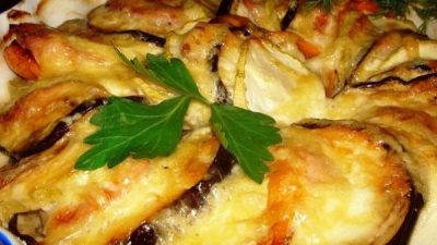 Диетическая индейка с овощами под сыром