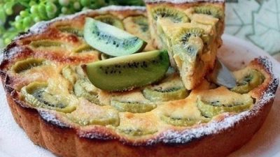 Диетическая творожная запеканка с бананом и киви