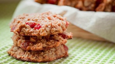 Диетическое овсяное печенье с клубникой
