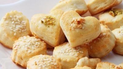 Домашнее сырное печенье с орехами