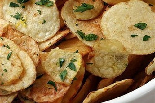Домашние чипсы с зеленью в духовке