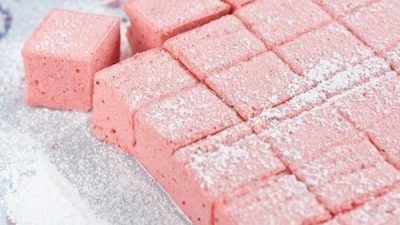 Домашние конфеты «Клубничные облака»