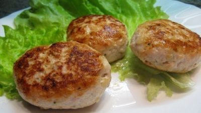 Домашние котлеты из куриного фарша с творогом