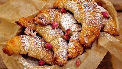 Домашние круассаны с миндалем