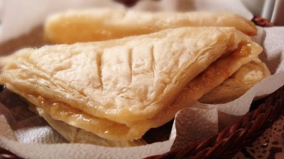 Домашние слоёнки с бананом