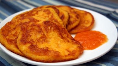 Домашние тыквенные оладьи с яблоками