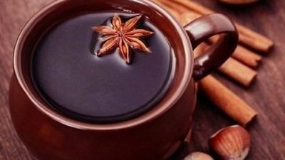 Домашний глинтвейн с корицей и мускатным орехом