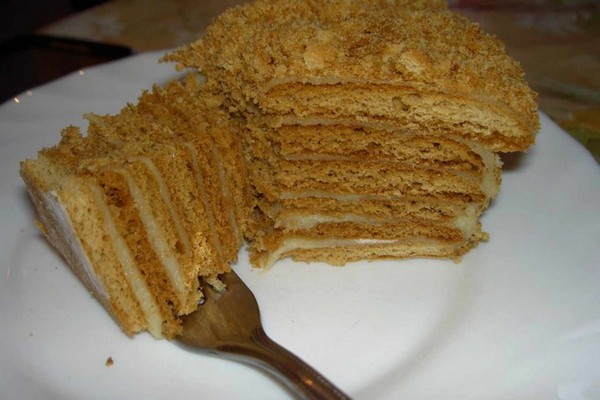 Домашний торт «Каприз» со сгущенкой