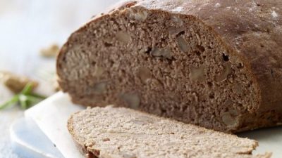 Домашний хлеб с грецкими орехами и розмарином