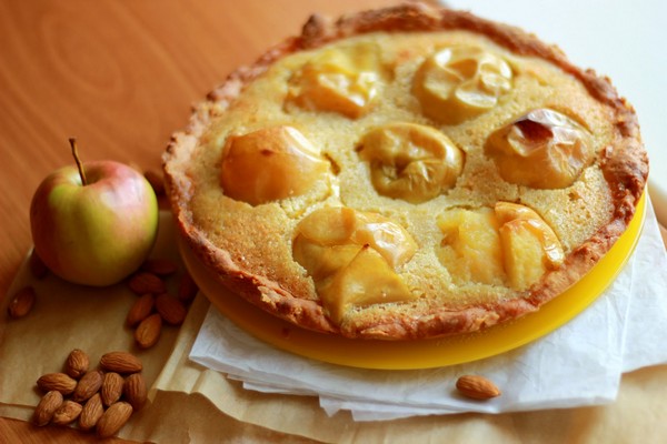Домашний яблочный пирог с франжипаном