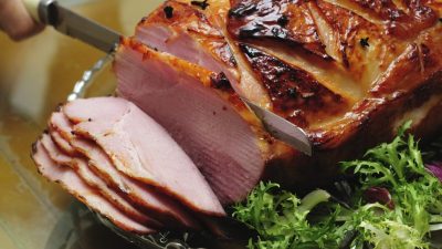 Домашняя буженина из свинины с чеснокомза