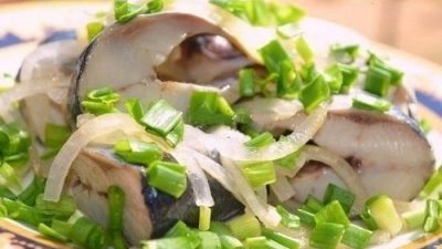 Домашняя селедка, маринованная в яблочном уксусе