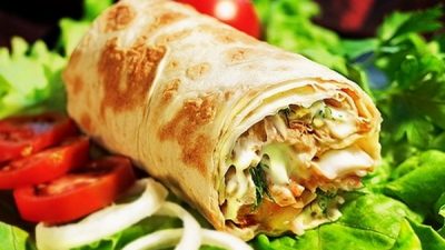 Домашняя шаурма с овощами и куриной грудкой