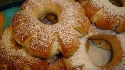 Дрожжевые булочки «Солнышко» с творогом