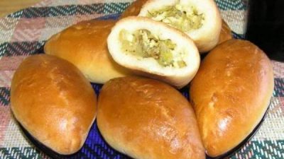 Дрожжевые пирожки с капустной начинкой