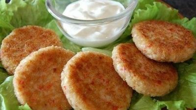 Экономные сосисочные котлеты с крабовым мясом