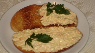 Еврейская сырно-чесночная закуска