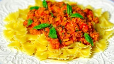 Фарфалле с соусом «Болоньезе» по-итальянски