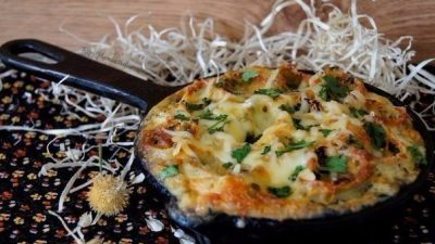 Фаршированные каннеллони с грибами и брынзой