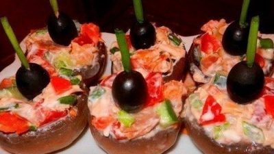 Фаршированные шампиньоны с копченой курицей