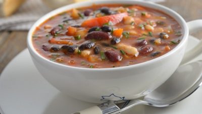 Фасолевый суп «Дал Таркари» с овощами