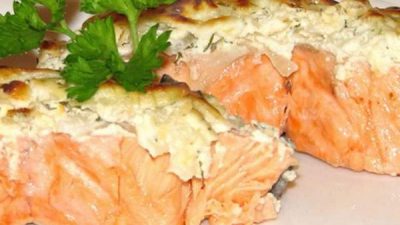 Филе лосося под сырной корочкой