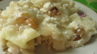 Галушки с творогом и шкварками по-украински